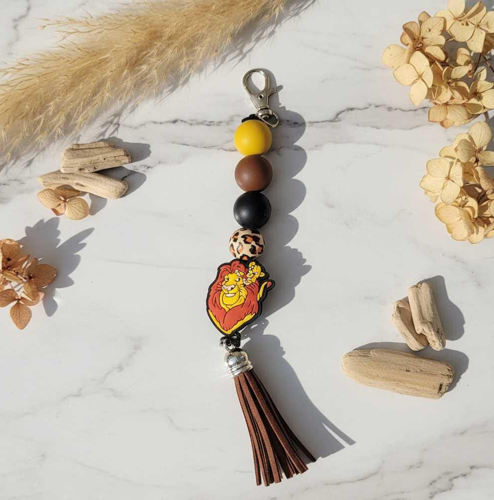 Lion Beaded Keychain – Beaded Charm – Cute Gift for Friends, Backpack or Bag Accessory