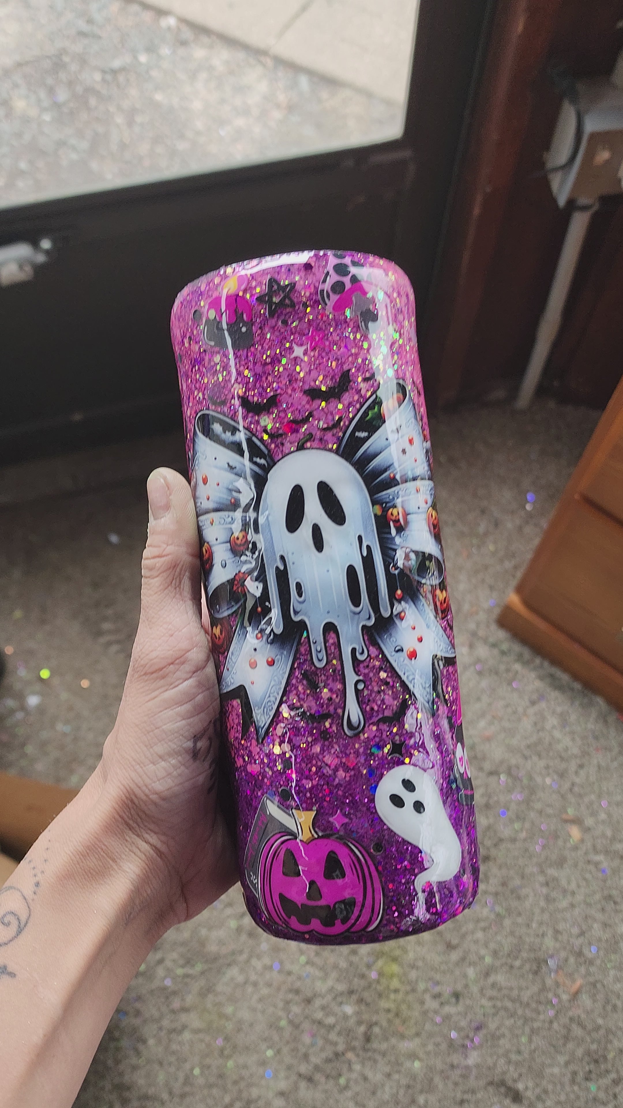Pink Bow Spooky Tumbler 20oz – Cute Ghost Epoxy Cup, Kawaii Halloween Drinkware, Glitter Stainless Steel Coffee Cup