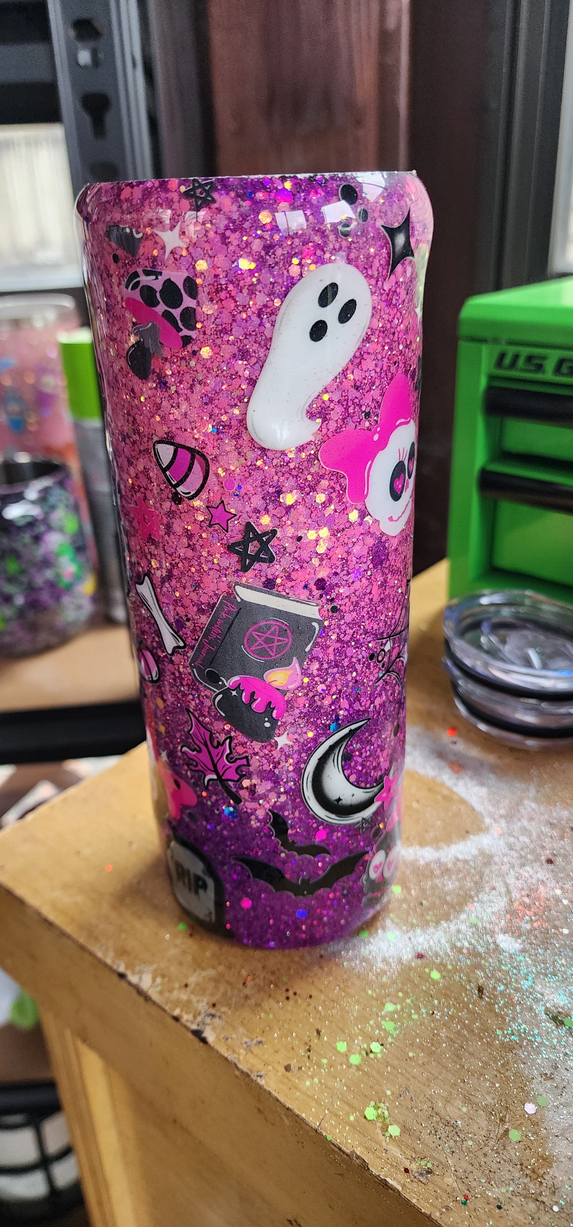 Pink Bow Spooky Tumbler 20oz – Cute Ghost Epoxy Cup, Kawaii Halloween Drinkware, Glitter Stainless Steel Coffee Cup